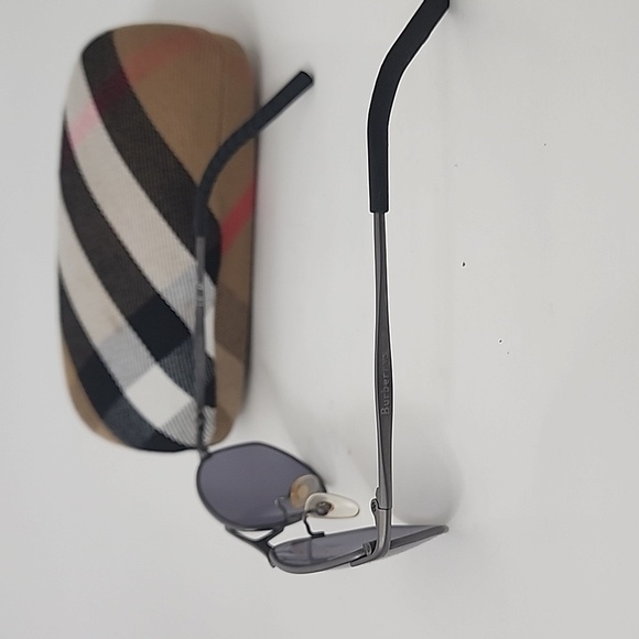 Authentic Burberrys Unisex Sunglasses - Picture 3 of 14